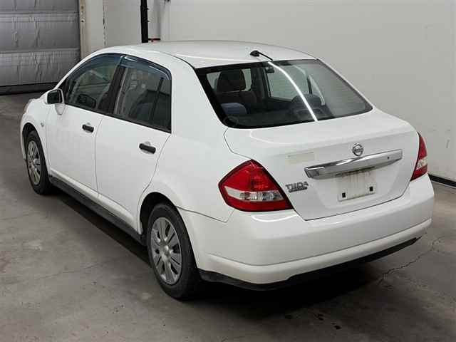 NISSAN TIIDA LATIO