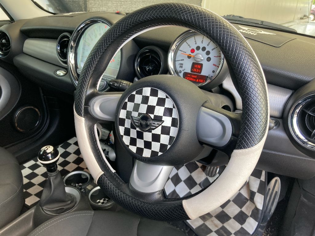 MINI HATCH