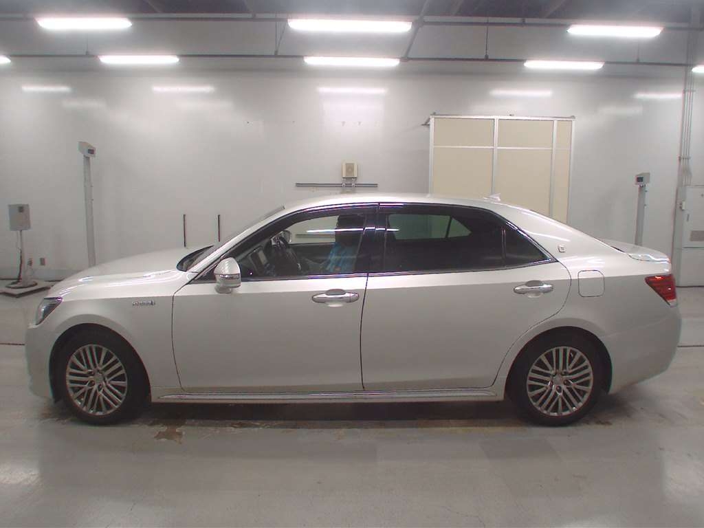 TOYOTA CROWN MAJESTA