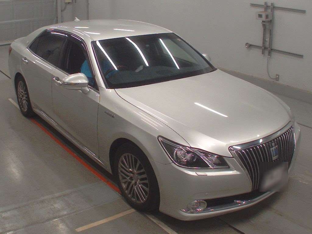 TOYOTA CROWN MAJESTA
