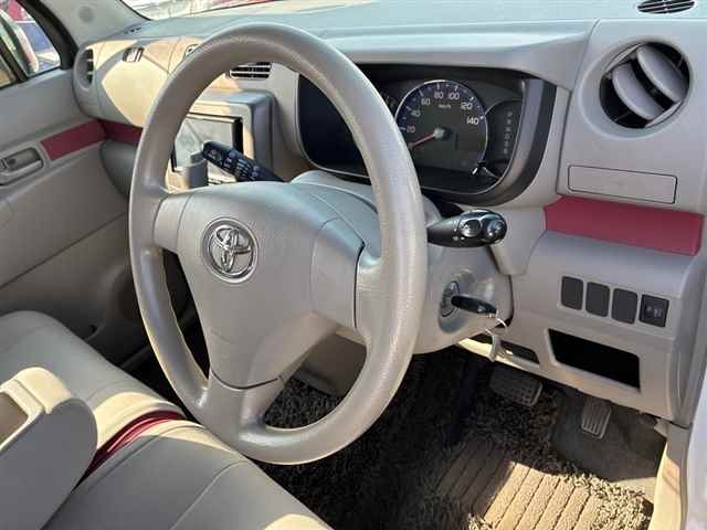 TOYOTA PIXIS SPACE