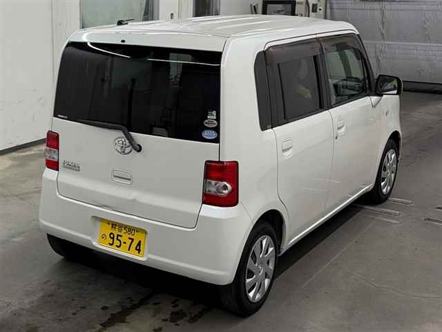 TOYOTA PIXIS SPACE
