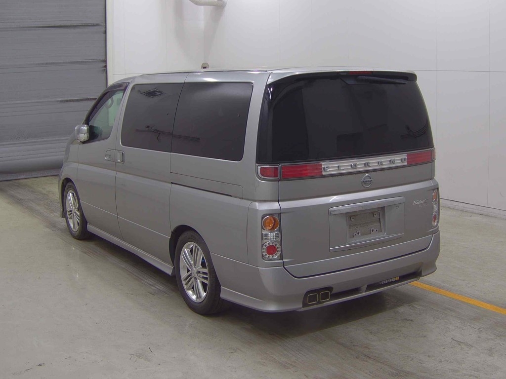 NISSAN ELGRAND