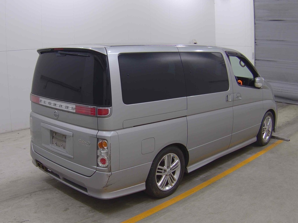 NISSAN ELGRAND