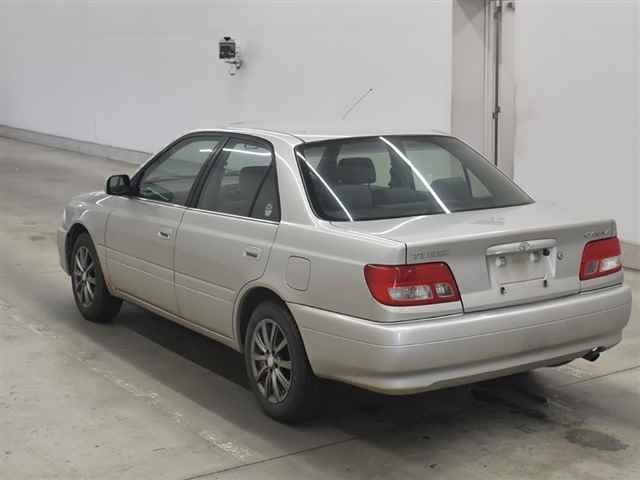TOYOTA CARINA