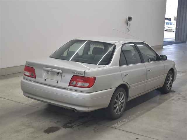 TOYOTA CARINA