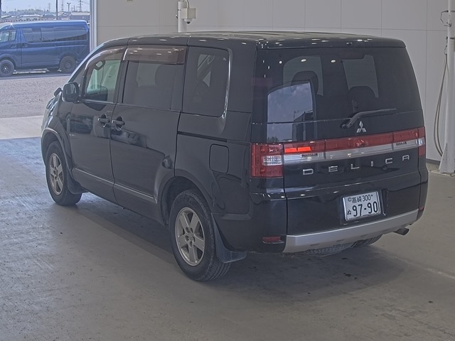 MITSUBISHI DELICA D:5