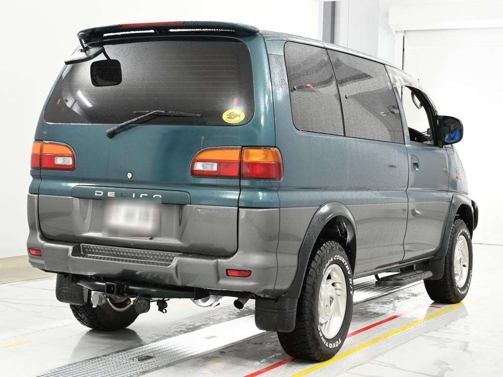 MITSUBISHI DELICA