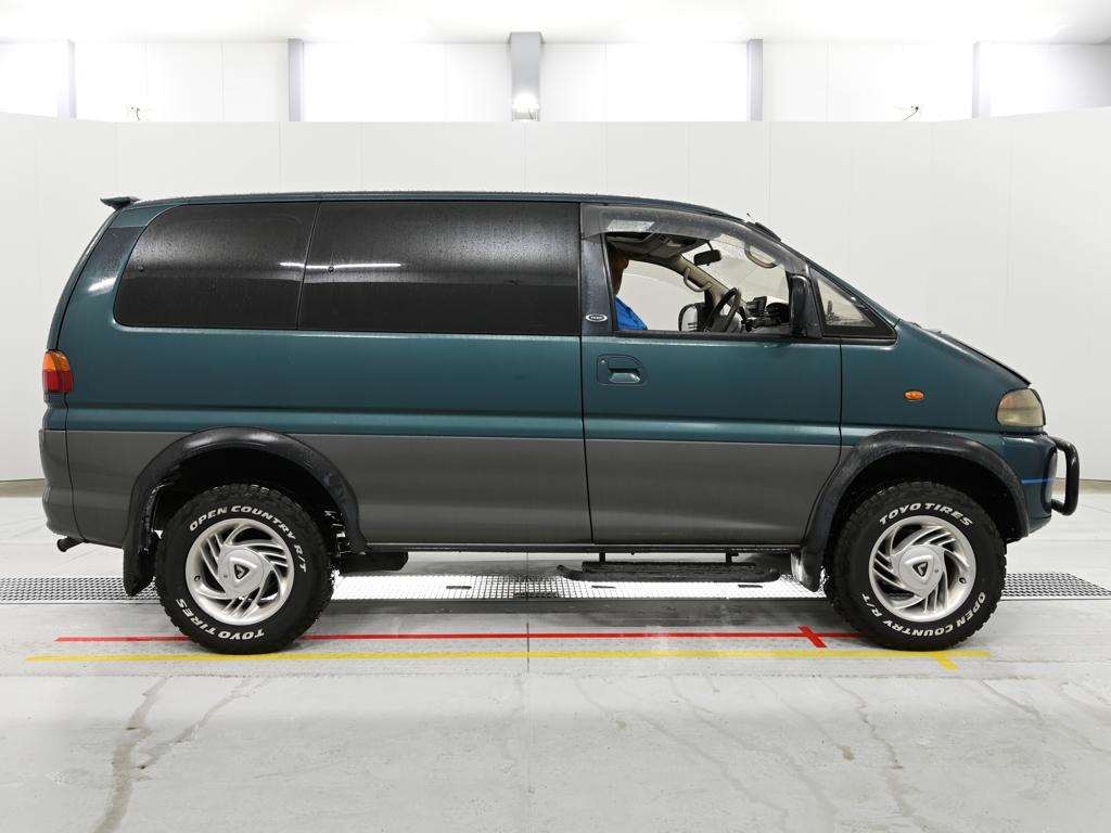 MITSUBISHI DELICA
