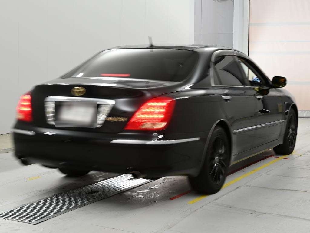 TOYOTA CROWN MAJESTA
