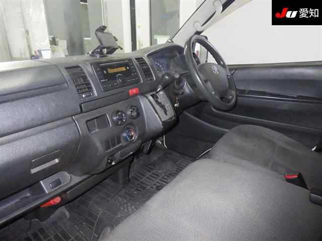 TOYOTA REGIUS ACE