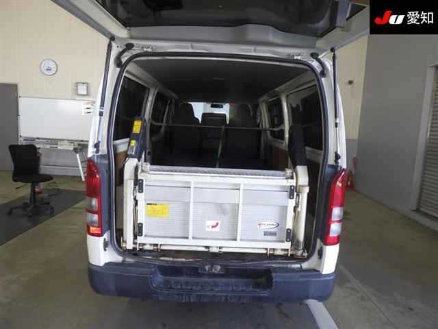 TOYOTA REGIUS ACE