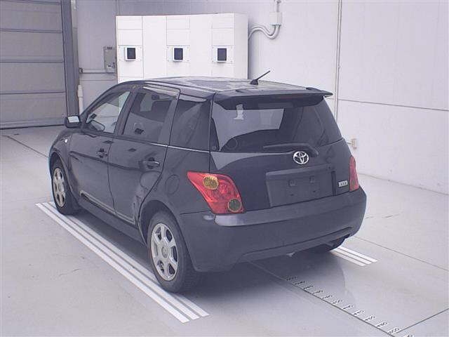 TOYOTA IST