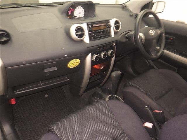 TOYOTA IST