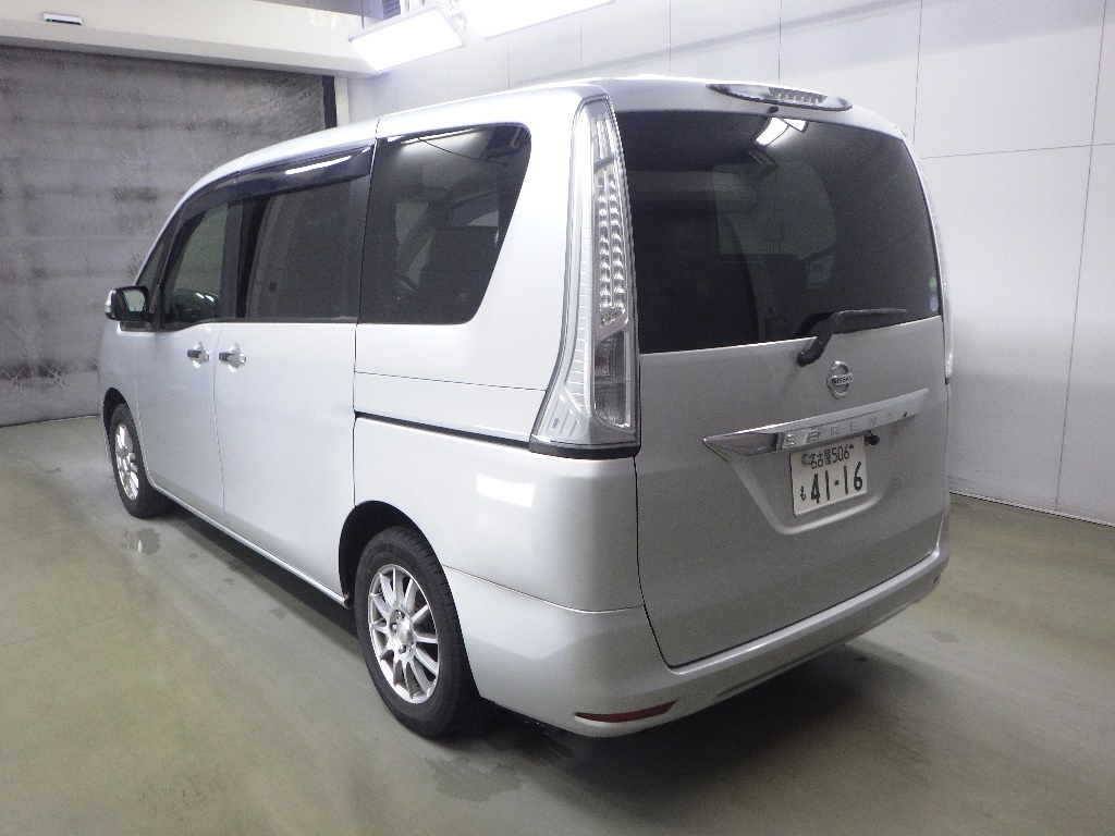 NISSAN SERENA
