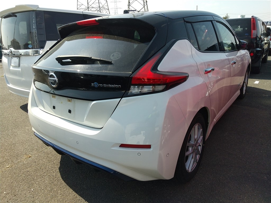 NISSAN LEAF