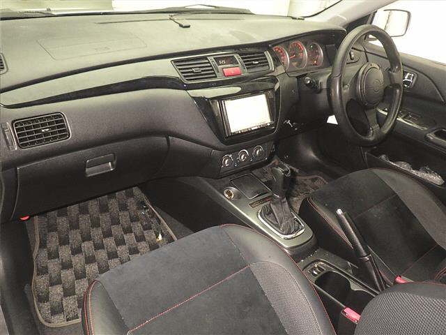 MITSUBISHI LANCER EVOLUTION