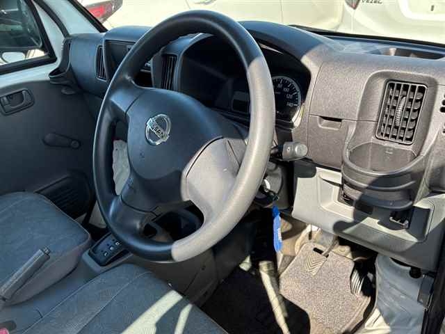 NISSAN CLIPPER