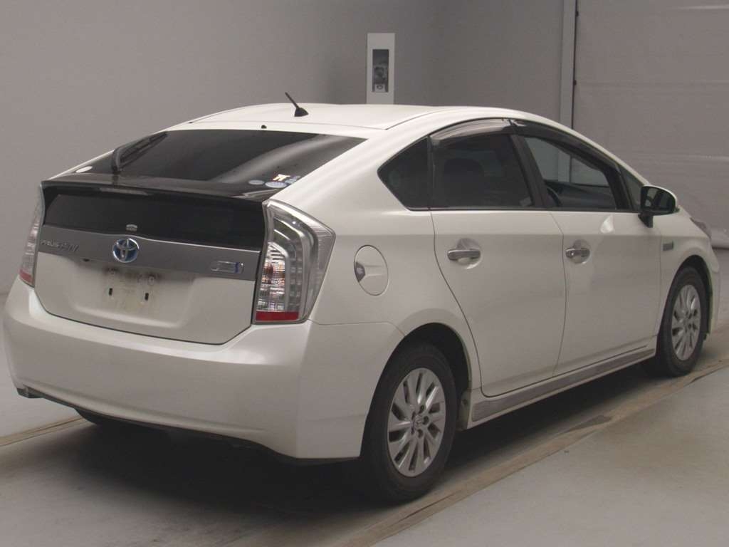 TOYOTA PRIUS PHV