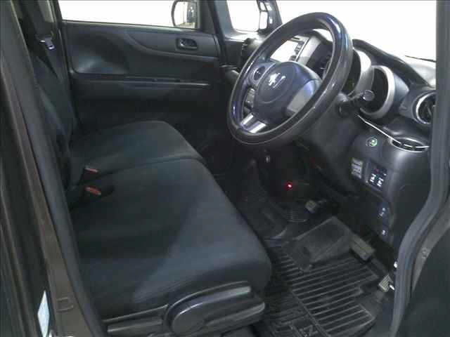 HONDA N-BOX+