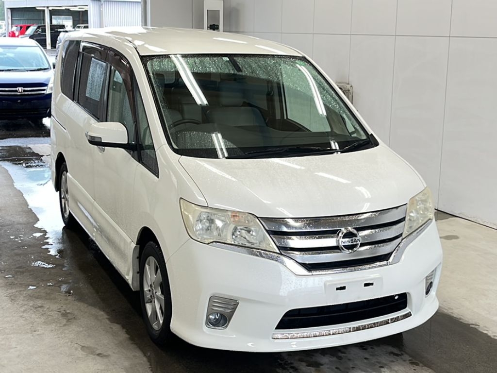 NISSAN SERENA