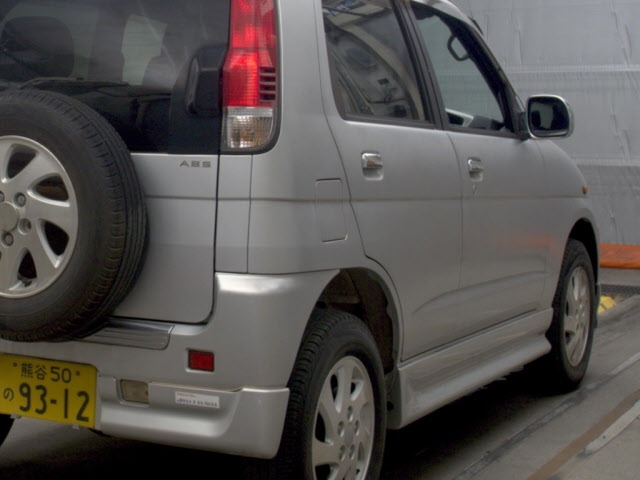 DAIHATSU TERIOS KID