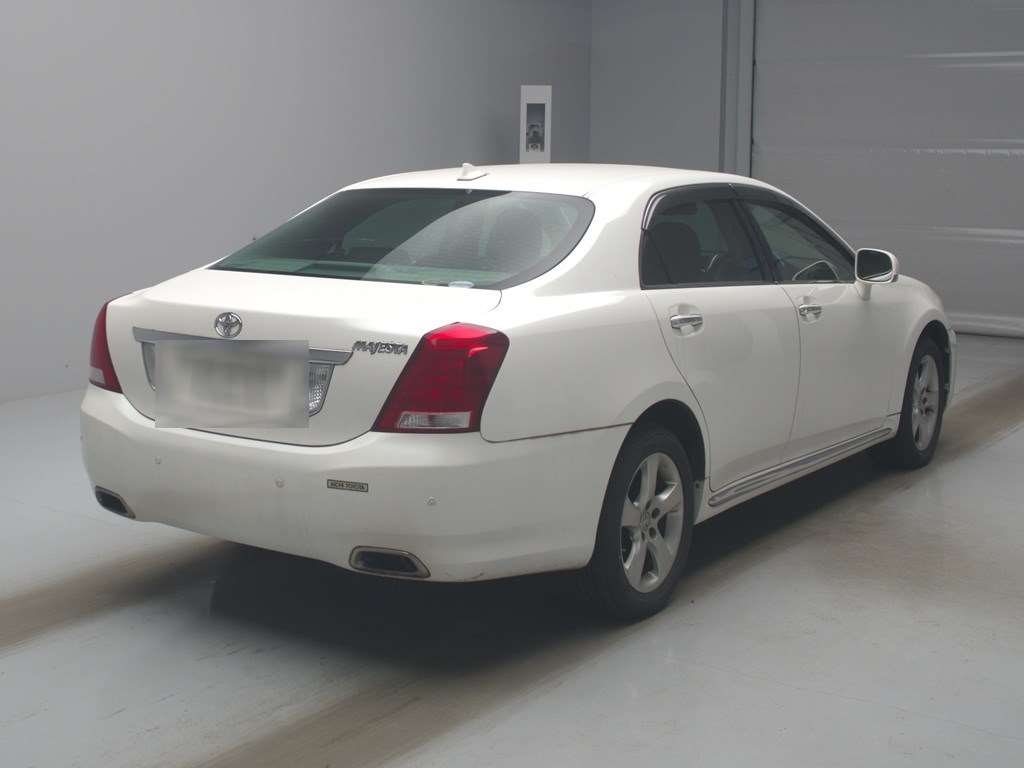 TOYOTA CROWN MAJESTA