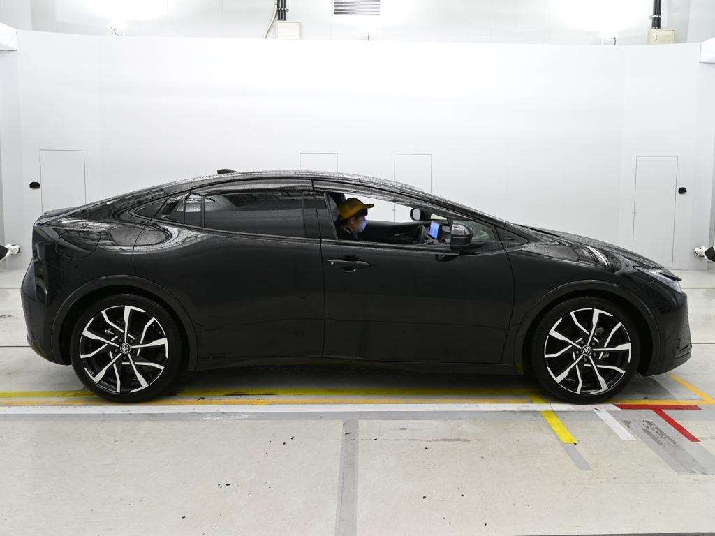 TOYOTA PRIUS PHV