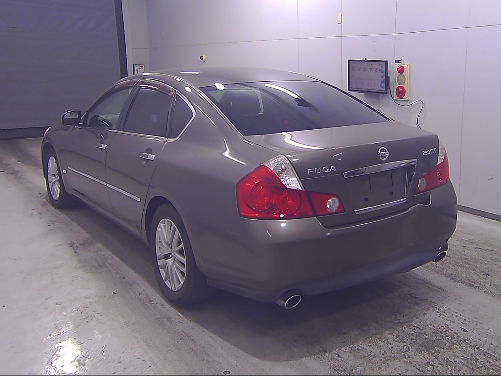 NISSAN FUGA