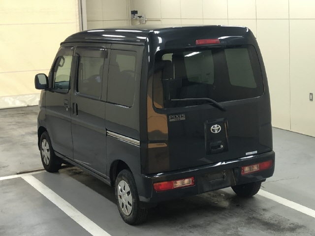 TOYOTA PIXIS VAN