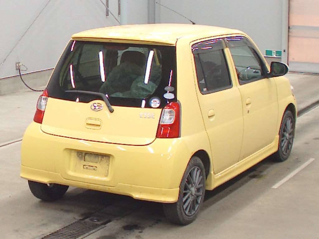 DAIHATSU ESSE