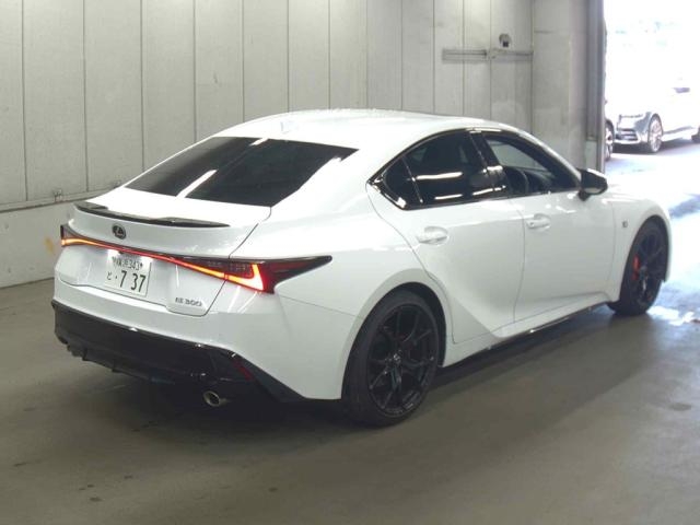 LEXUS IS300