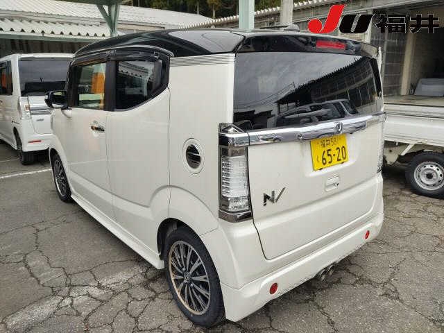 HONDA N-BOX SLASH