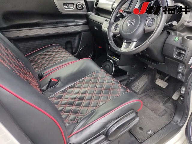 HONDA N-BOX SLASH