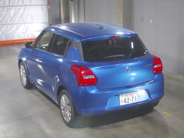 SUZUKI SWIFT