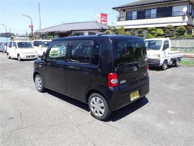 TOYOTA PIXIS SPACE