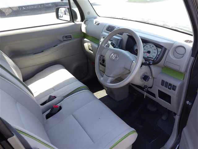 TOYOTA PIXIS SPACE