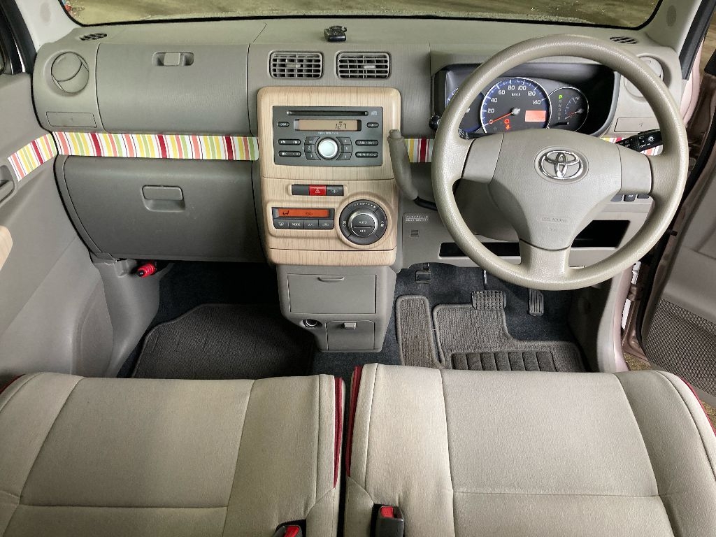 TOYOTA PIXIS SPACE