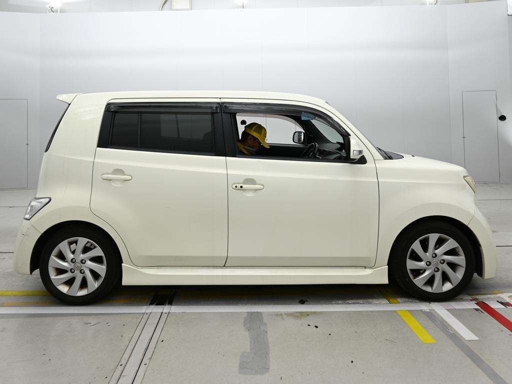 TOYOTA BB
