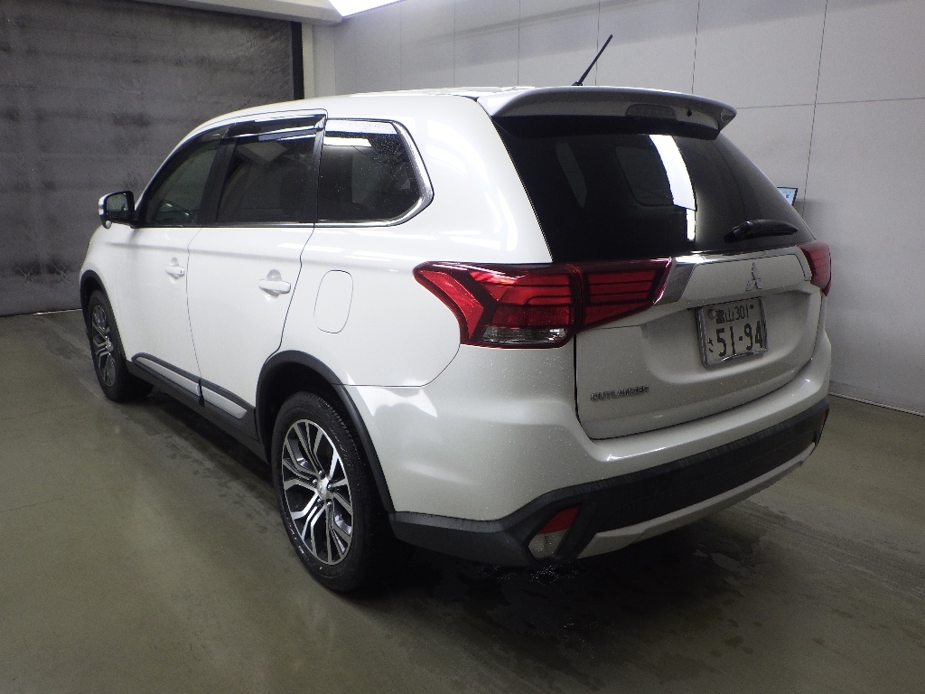 MITSUBISHI OUTLANDER