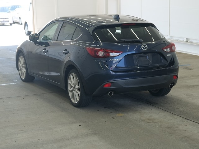 MAZDA AXELA