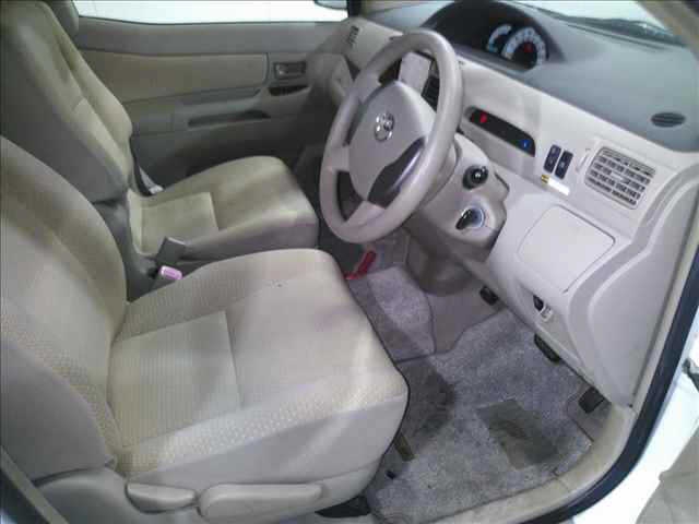 TOYOTA RAUM