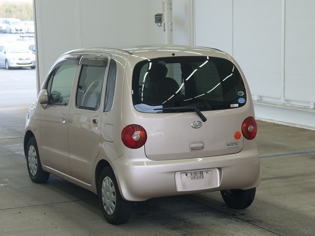 DAIHATSU MOVE LATTE
