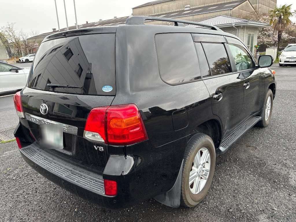 TOYOTA LAND CRUISER