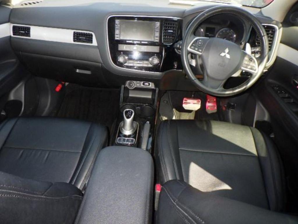 MITSUBISHI OUTLANDER