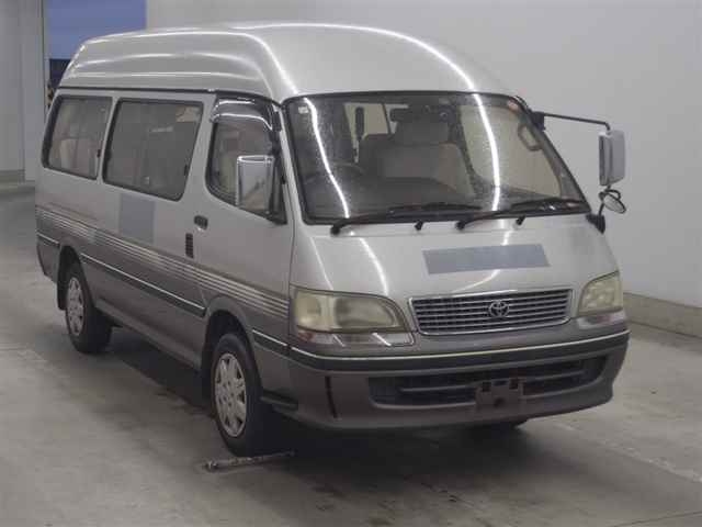 TOYOTA HIACE