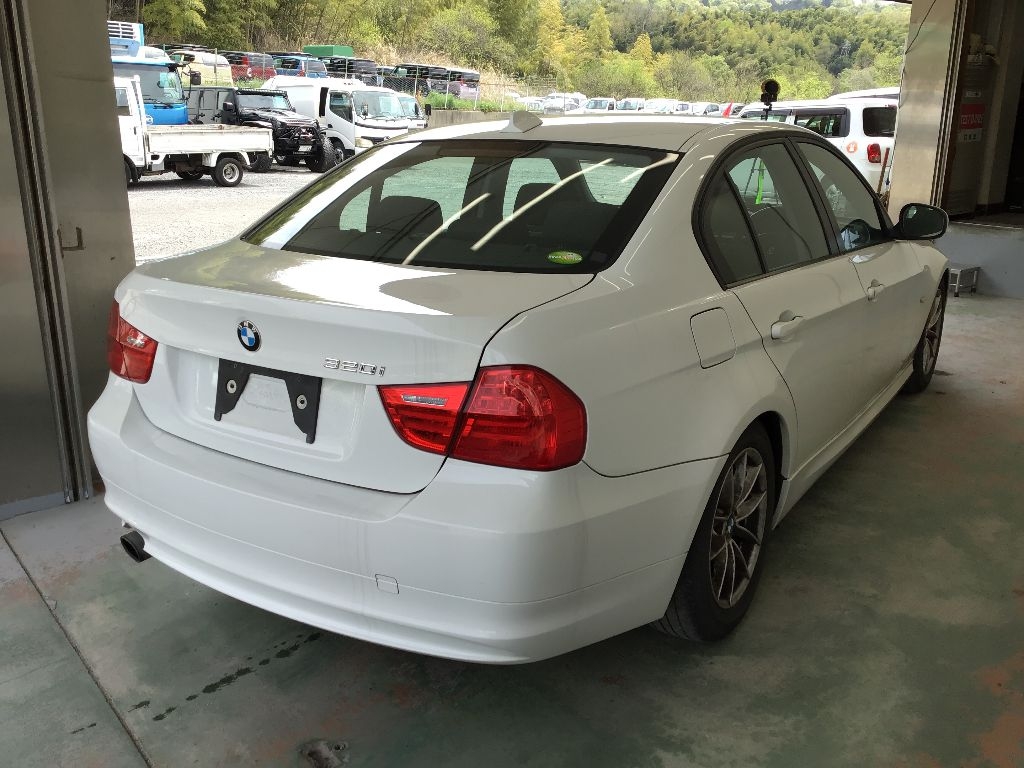 BMW 3-SERIES