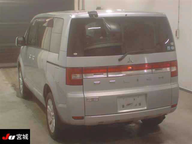 MITSUBISHI DELICA D:5