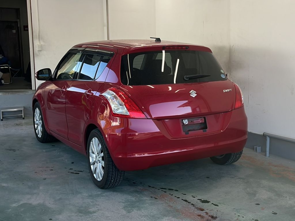SUZUKI SWIFT