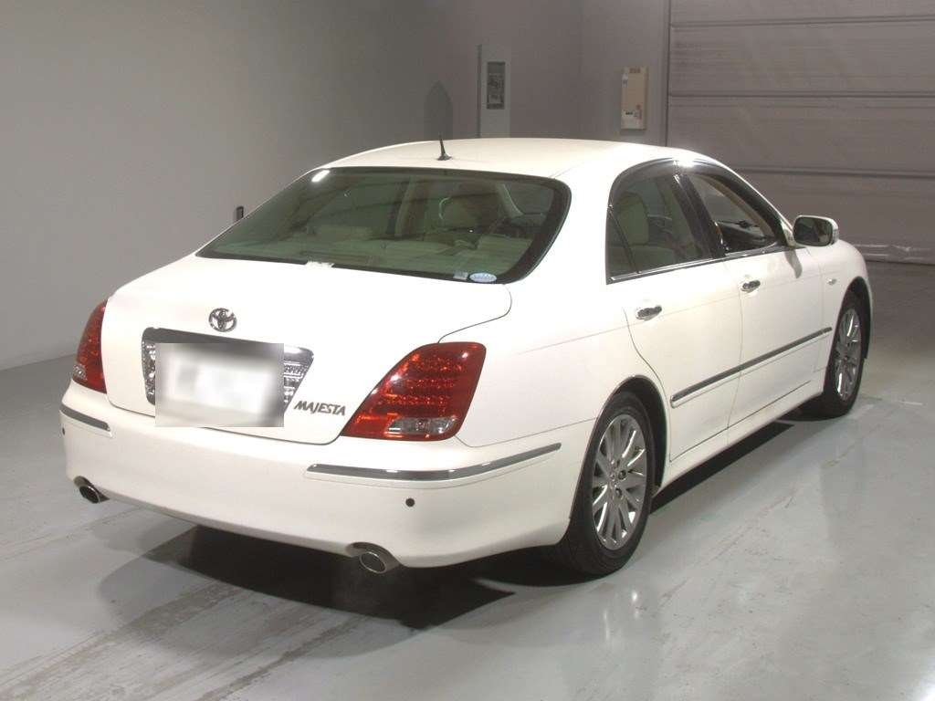 TOYOTA CROWN MAJESTA
